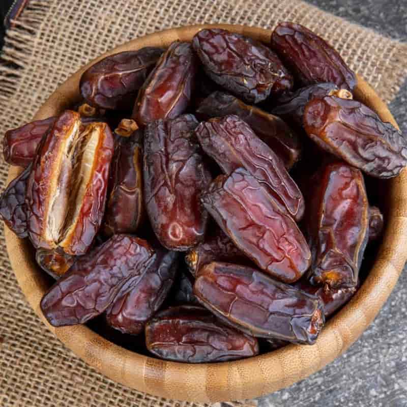 تصویر 3 از خرما پیارم درجه یک با کیفیت سورت شده و شیرینی طبیعی